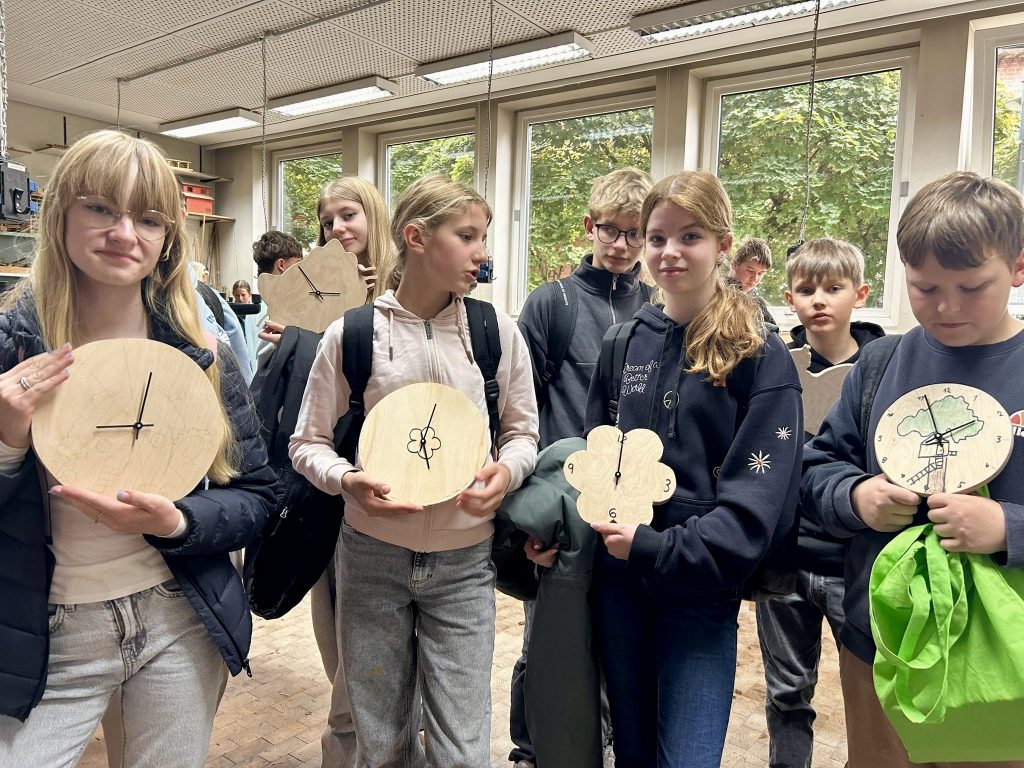 Auch handwerklich aktiv...